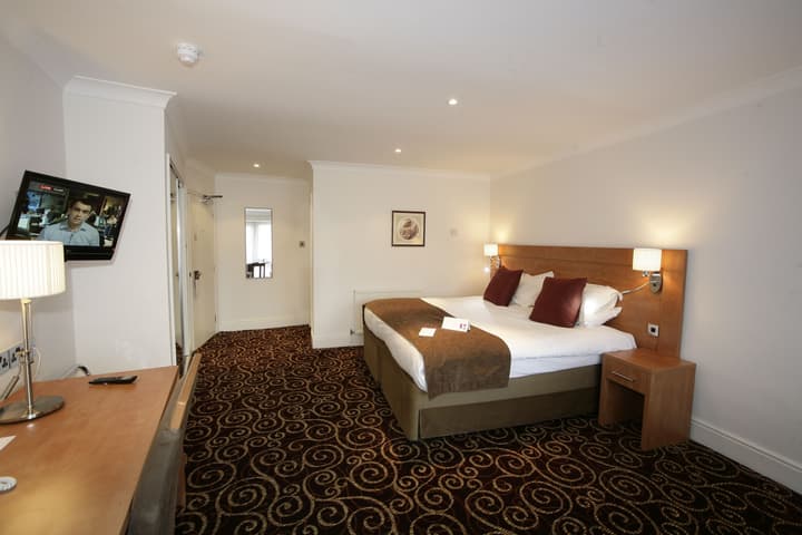 Rose and Crown Hotel