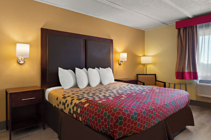Kings House Motor Hotel, a Dazzler Select by Wyndham