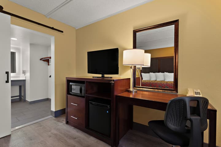 Kings House Motor Hotel, a Dazzler Select by Wyndham