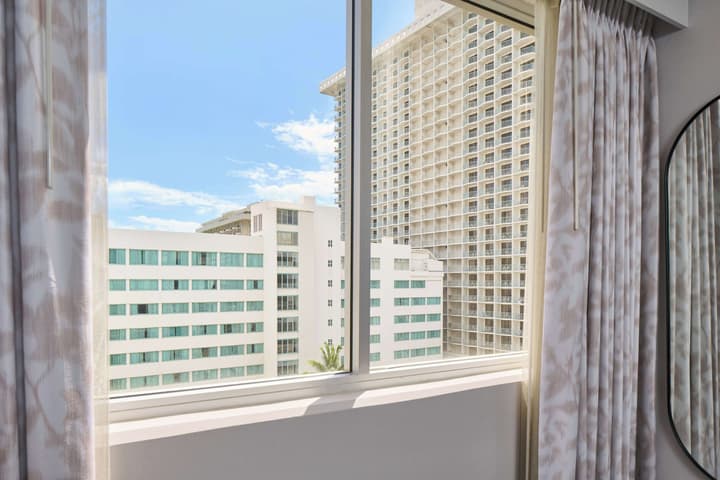 OUTRIGGER Waikiki Paradise Hotel