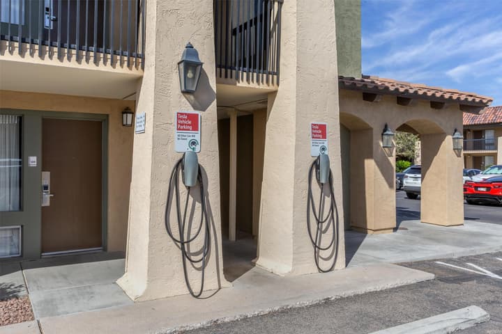 Best Western Plus A Wayfarer's Inn And Suites
