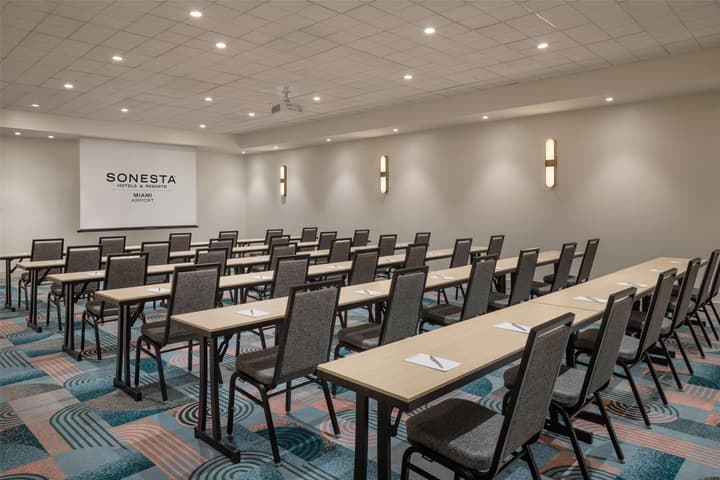 Sonesta Miami Airport