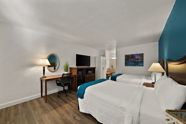 PaddleTail Waterfront Lodge, Trademark Collection by Wyndham