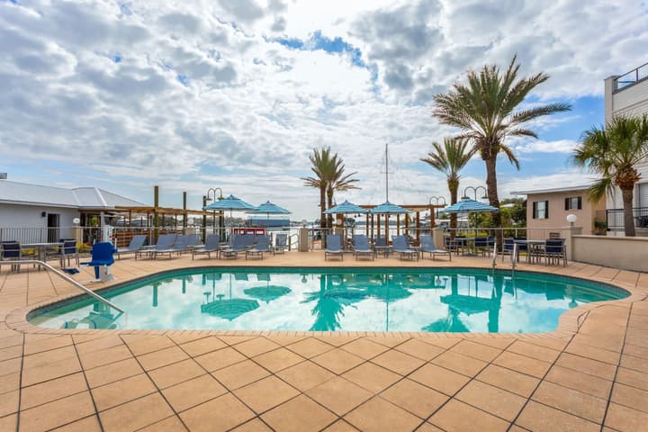 PaddleTail Waterfront Lodge, Trademark Collection by Wyndham