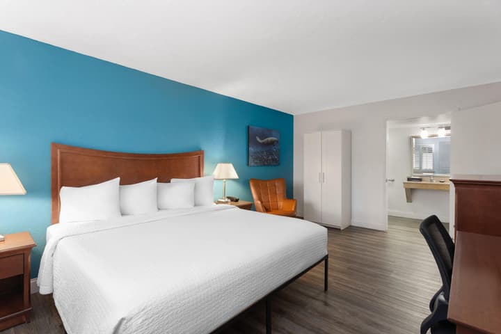 PaddleTail Waterfront Lodge, Trademark Collection by Wyndham