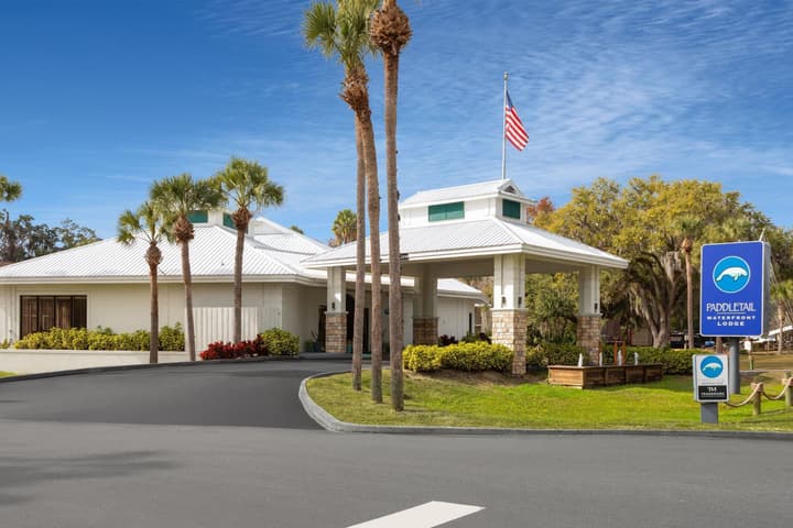 PaddleTail Waterfront Lodge, Trademark Collection by Wyndham