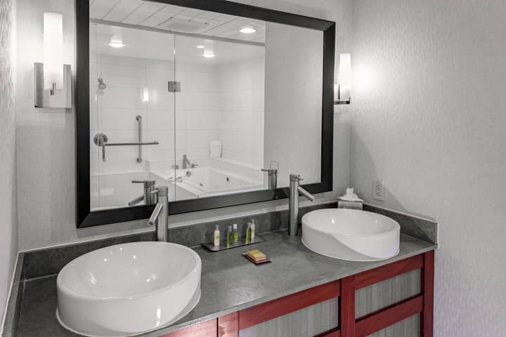 DoubleTree by Hilton Omaha Downtown