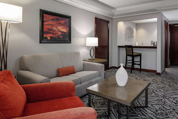 DoubleTree by Hilton Omaha Downtown