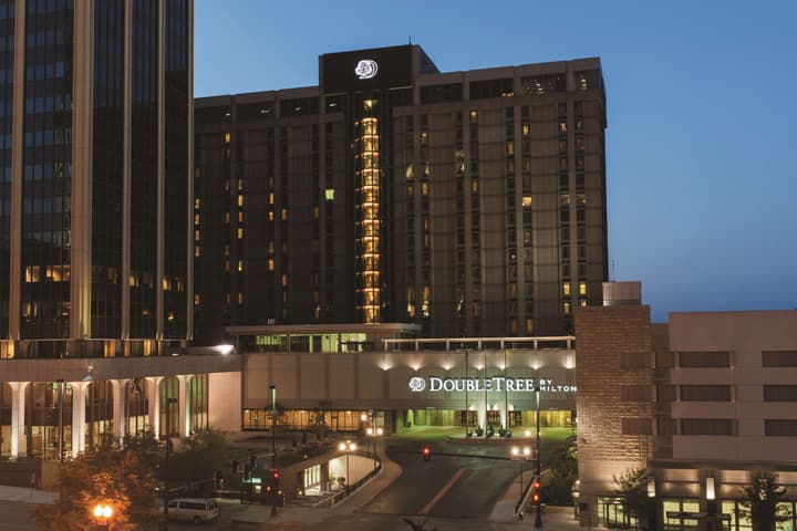 DoubleTree by Hilton Omaha Downtown