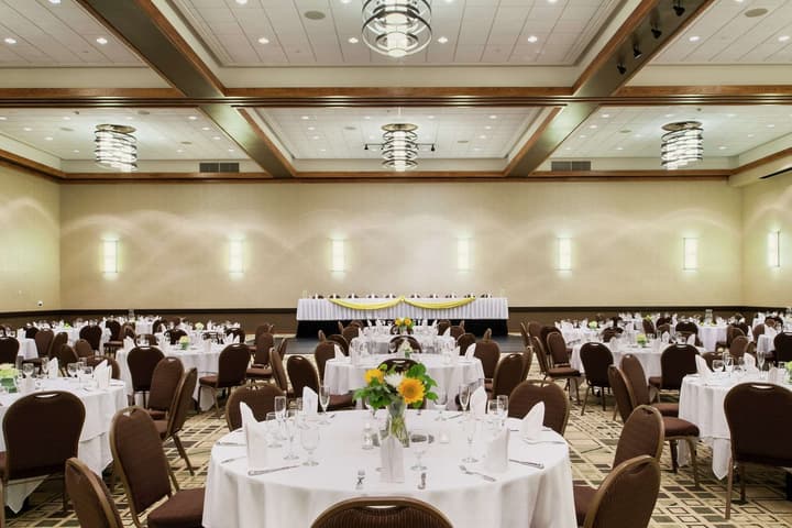 DoubleTree by Hilton Omaha Downtown