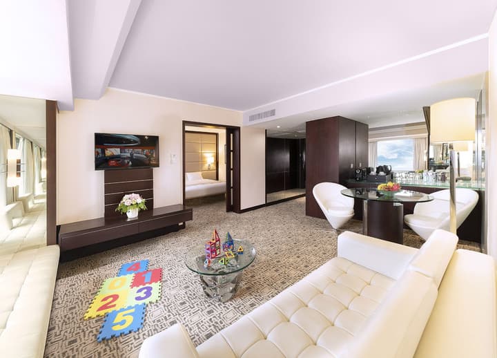 Regal Kowloon Hotel