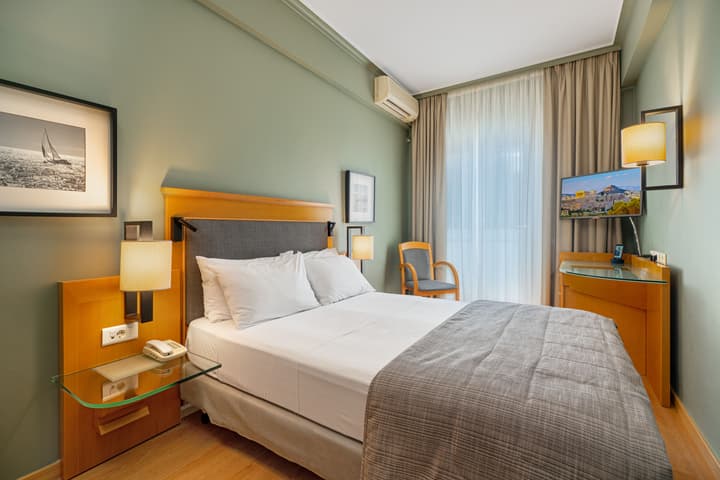 Plaka Hotel