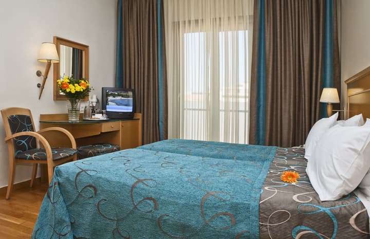 Plaka Hotel