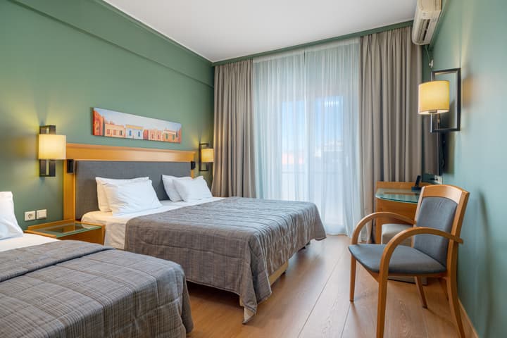 Plaka Hotel