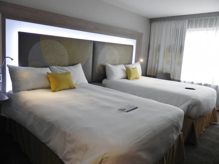DoubleTree by Hilton Ottawa Downtown