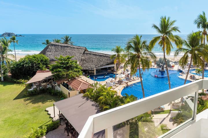 Krystal Ixtapa All Inclusive