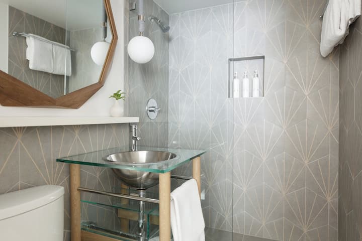 Kimpton Surfcomber Hotel by IHG