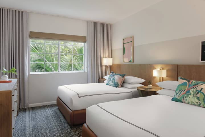 Kimpton Surfcomber Hotel by IHG