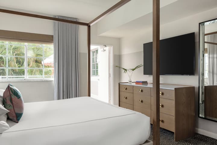 Kimpton Surfcomber Hotel by IHG