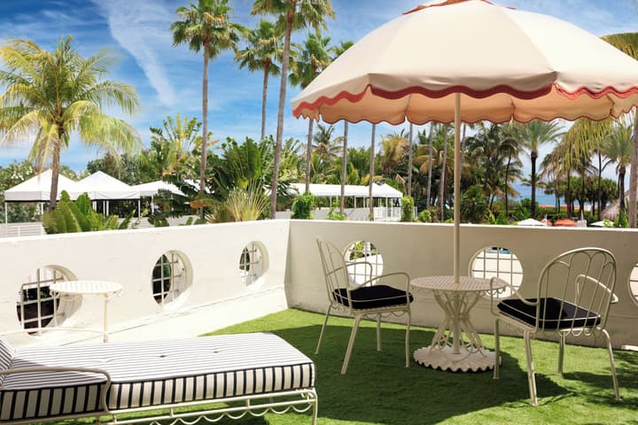 Kimpton Surfcomber Hotel by IHG