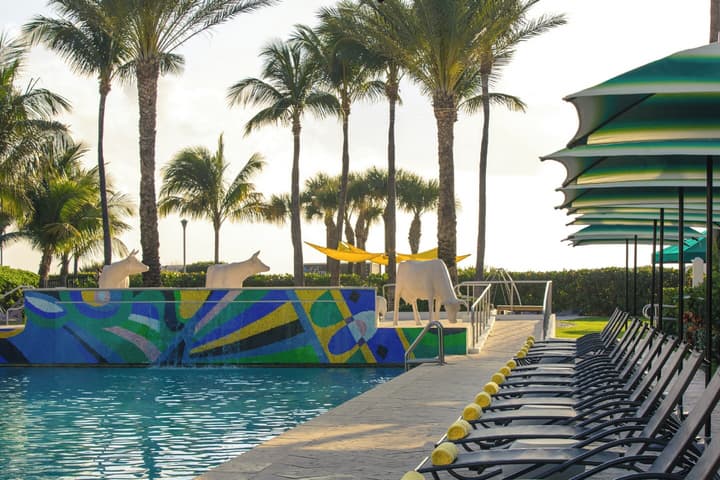Kimpton Surfcomber Hotel by IHG