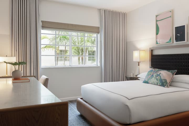 Kimpton Surfcomber Hotel by IHG