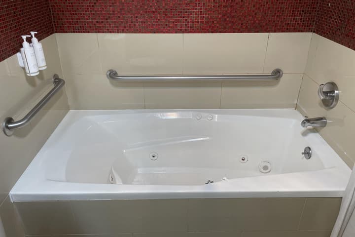 Days Inn by Wyndham Jersey City / NYC Area