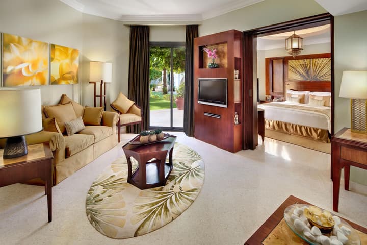 Hilton Luxor Resort & Spa