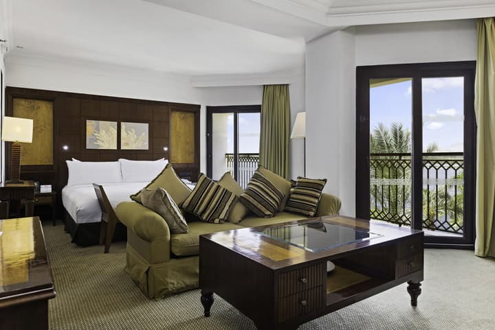 Hilton Luxor Resort & Spa