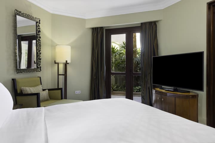 Hilton Luxor Resort & Spa