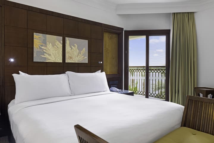 Hilton Luxor Resort & Spa