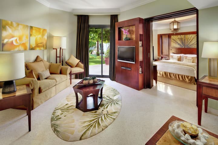 Hilton Luxor Resort & Spa