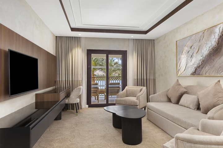 Hilton Luxor Resort & Spa