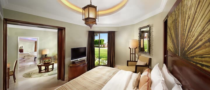 Hilton Luxor Resort & Spa