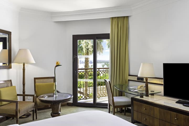 Hilton Luxor Resort & Spa