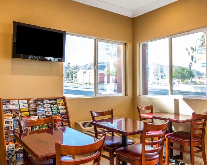Rodeway Inn & Suites Corona