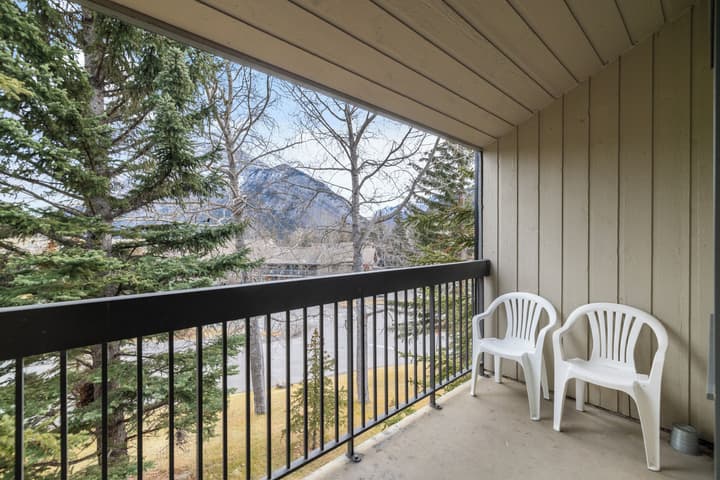Tunnel Mountain Resort