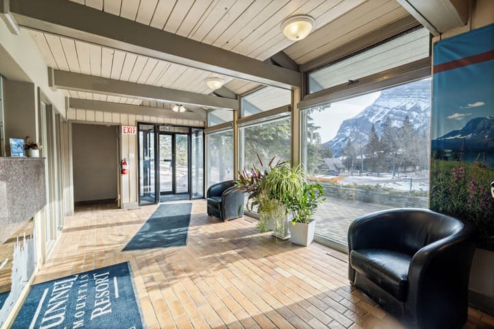 Tunnel Mountain Resort