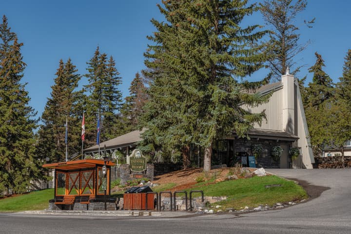 Tunnel Mountain Resort