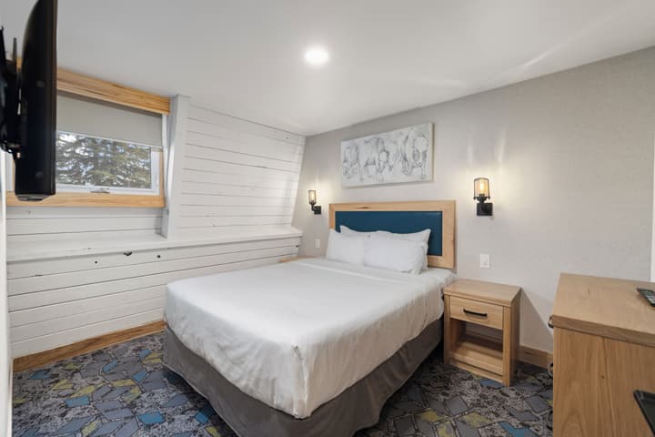Tunnel Mountain Resort