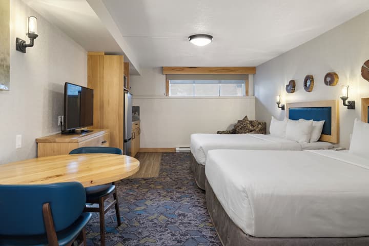 Tunnel Mountain Resort