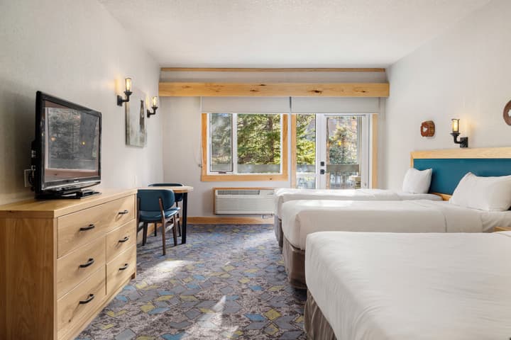 Tunnel Mountain Resort