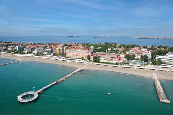 Ambasciatori Hotel Mestre Venice, Tapestry Collection by Hilton