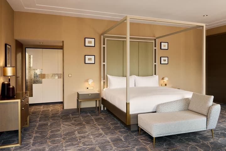 Hilton Vienna Plaza