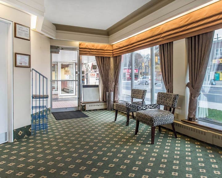 Econo Lodge Downtown Ottawa