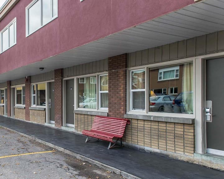 Econo Lodge Downtown Ottawa