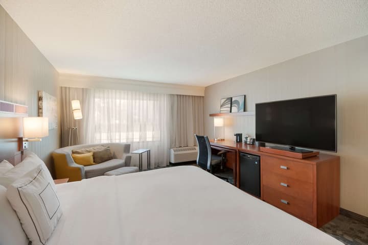 Sonesta Select Huntington Beach Fountain Valley