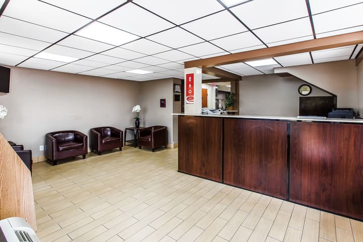 Econo Lodge Savannah Midtown