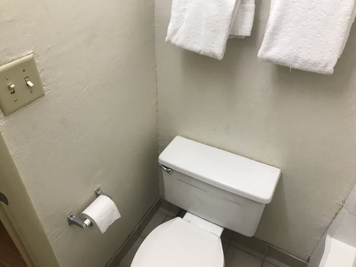 Econo Lodge Savannah Midtown