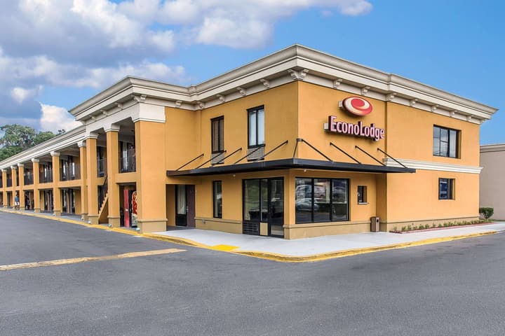 Econo Lodge Savannah Midtown